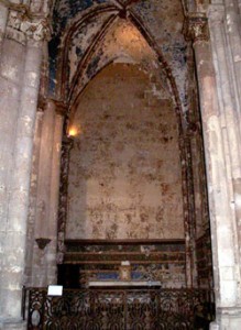 La chapelle Sainte-Angadrême avant restauration.